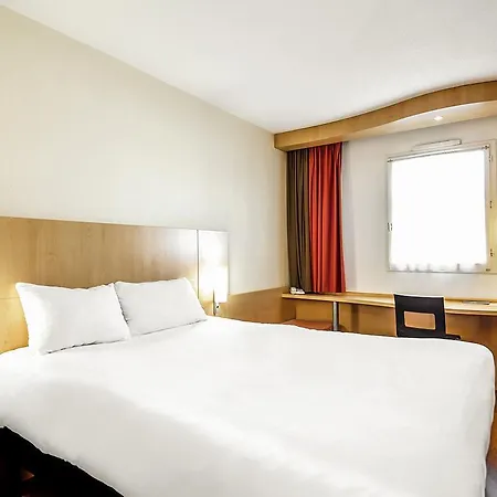 Ibis Hotel 3*