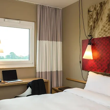 Ibis Hotel Kamerrijk