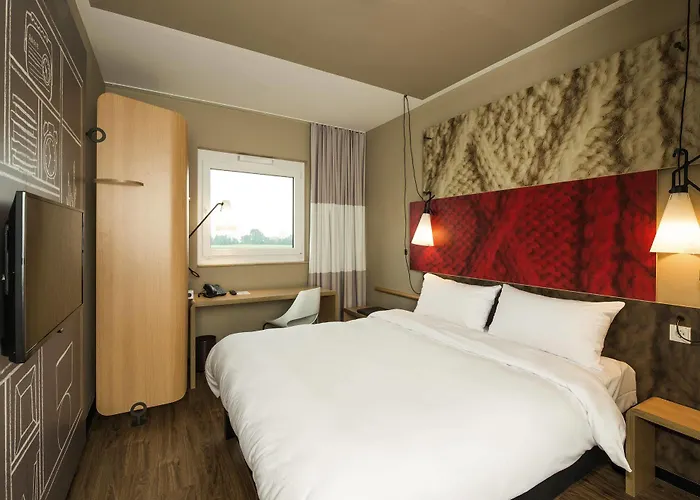 Ibis Hotel 3*